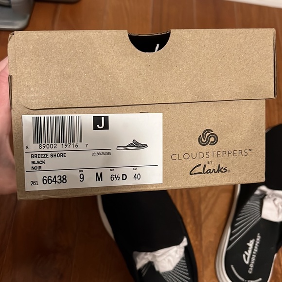 Clarks Cloudsteppers Slip Ons-NWT - Picture 6 of 8